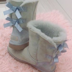 🎀🎀UGG light blue bow ties 🎀🎀